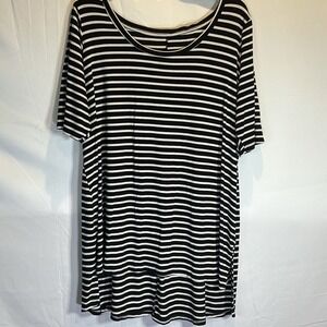 Boutique‎ Womens Super Soft Knits Tee Size 3X Black Striped Short Sleeve Swing
